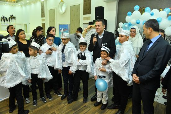 BA�KAN �ZY���T, �ZEL �OCUKLARI S�NNET D���NLER�NDE DE YALNIZ BIRAKMADI 